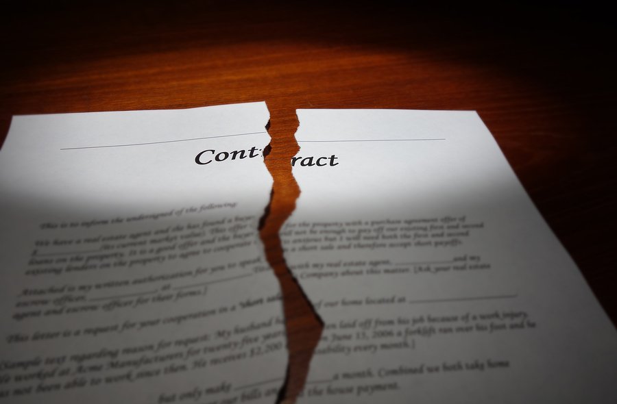 Contract dispute, a type of commercial litigation case handled by an attorney in Milwaukee.