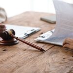 lawyer is consulting client_s (3)